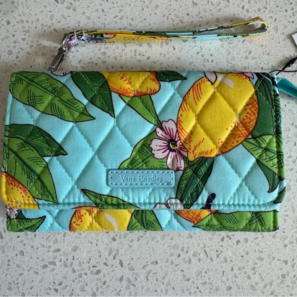 NWT Vera Bradley RFID Smartphone Quilted Wristlet Wallet in Lemon Grove